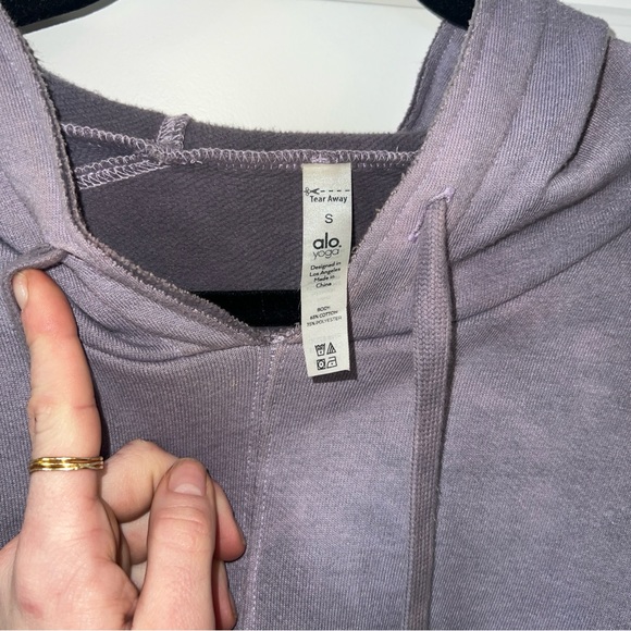ALO Yoga Cropped Hoodie - Picture 10 of 10